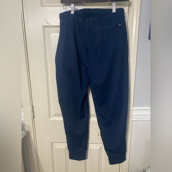 Men's Kirkland Signature active Navy jogger pants size M zipper pockets. - Picture 2 of 6